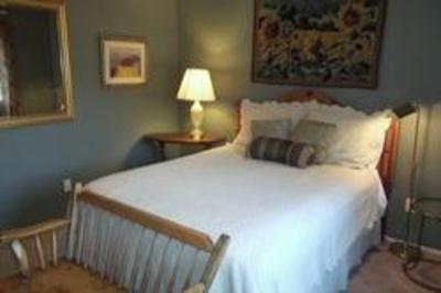 фото отеля Sequoia River Dance Bed and Breakfast