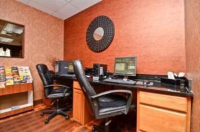 фото отеля Best Western Windsor Suites Greensboro