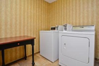 фото отеля Best Western Windsor Suites Greensboro