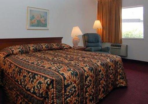 фото отеля Econo Lodge North Fort Myers