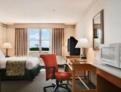 фото отеля Days Hotel & Conference Center-Methuen