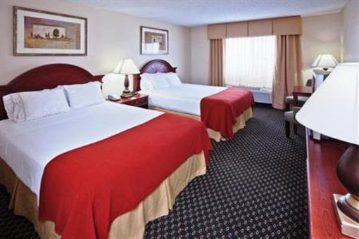 фото отеля Holiday Inn Express Tulsa-Woodland Hills