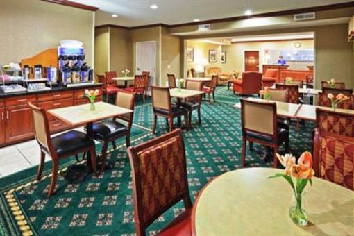 фото отеля Holiday Inn Express Tulsa-Woodland Hills