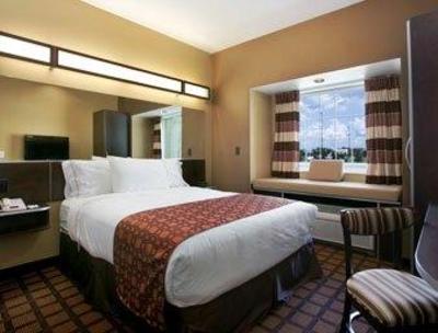 фото отеля Microtel Inn & Suites Council Bluffs