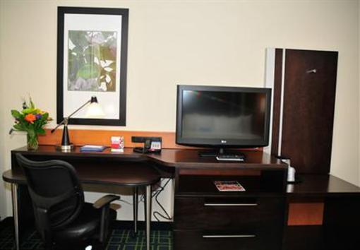 фото отеля Fairfield Inn & Suites Cedar Rapids