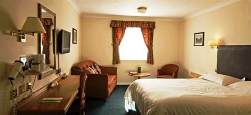 фото отеля The Ely Hotel Camberley