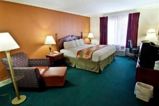 фото отеля Best Western Leisure Inn Crossville