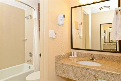 фото отеля Lexington Inn & Suites Daytona Beach