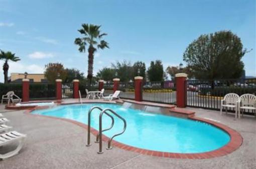 фото отеля Comfort Suites Baytown