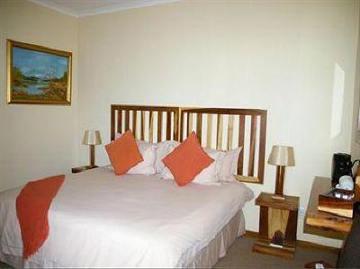 фото отеля Bar-t-Nique Guest House