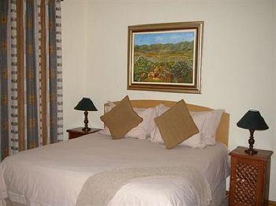 фото отеля Bar-t-Nique Guest House