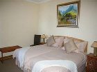 фото отеля Bar-t-Nique Guest House