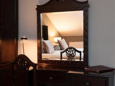 фото отеля Clan Campbell Hotel Edinburgh