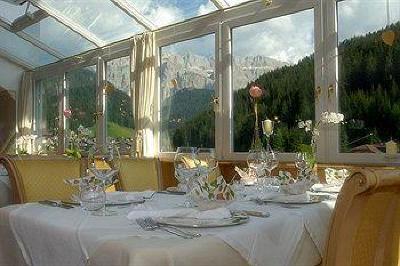 фото отеля Hotel Sporting Selva Di Val Gardena