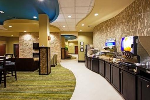 фото отеля Holiday Inn Express Hotel & Suites Waycross