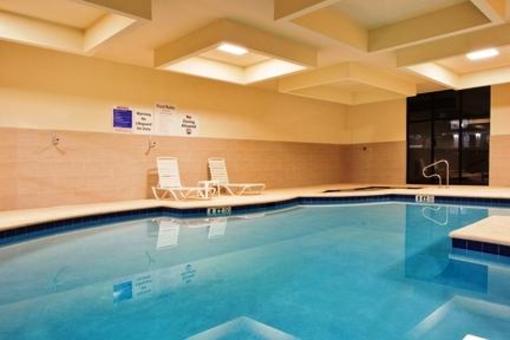 фото отеля Holiday Inn Express Hotel & Suites Waycross