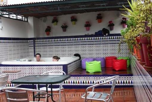 фото отеля Triana Backpackers