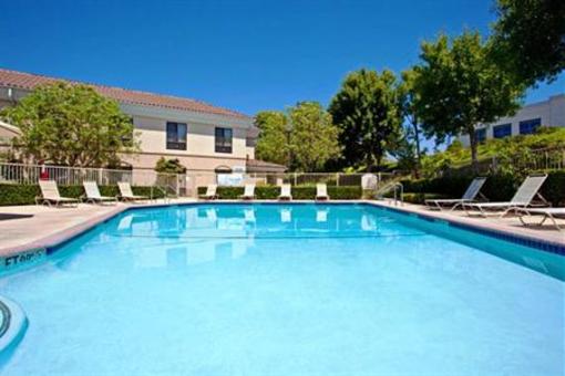 фото отеля Holiday Inn Express & Suites - Santa Clarita