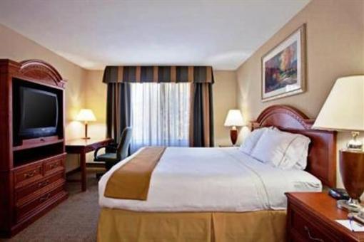фото отеля Holiday Inn Express & Suites - Santa Clarita