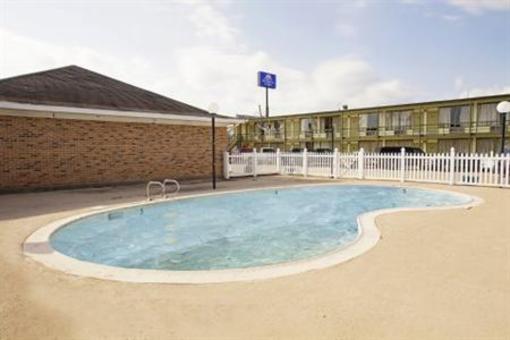 фото отеля Americas Best Value Inn & Suites New Orleans