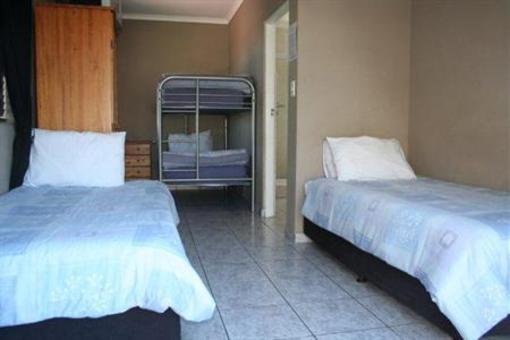 фото отеля Colors Of Cape Town Lodge