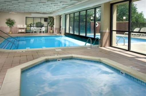 фото отеля Drury Inn & Suites Overland Park