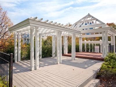 фото отеля Bridgestreet Avalon Crescent
