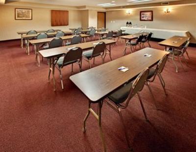 фото отеля Holiday Inn Express Hotel & Suites Watertown (South Dakota)