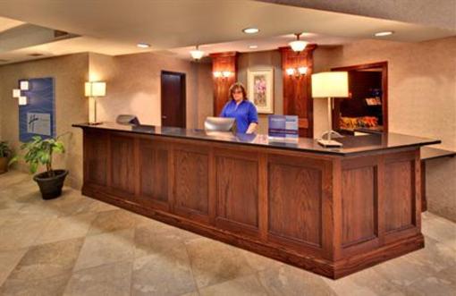 фото отеля Holiday Inn Express Hotel & Suites Watertown (South Dakota)