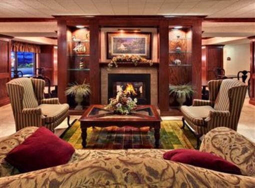 фото отеля Holiday Inn Express Hotel & Suites Watertown (South Dakota)