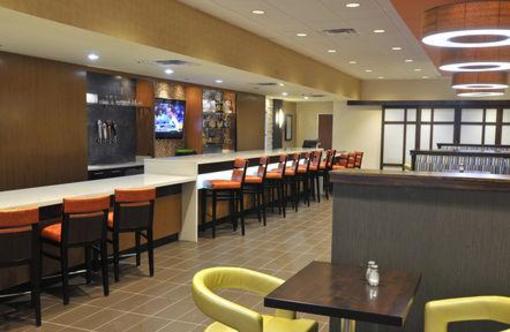 фото отеля Holiday Inn & Suites Charleston West