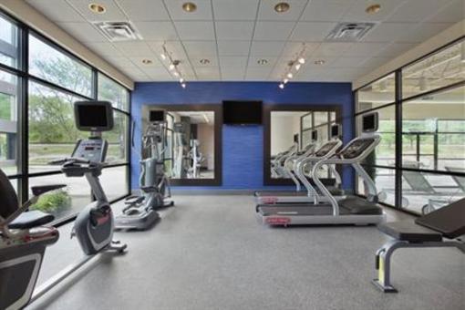 фото отеля Holiday Inn & Suites Charleston West