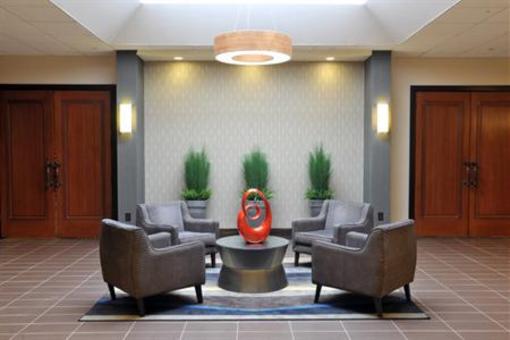 фото отеля Holiday Inn & Suites Charleston West
