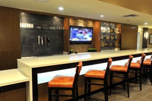 фото отеля Holiday Inn & Suites Charleston West