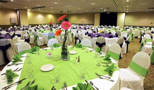 фото отеля Holiday Inn & Suites Charleston West