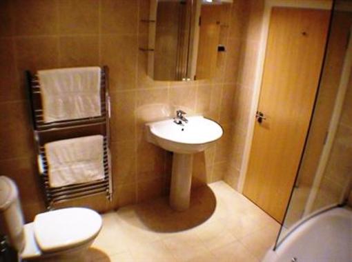 фото отеля Earle House Serviced Apartments