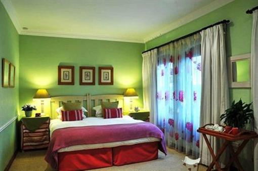фото отеля Olivers Lodge Hotel White River