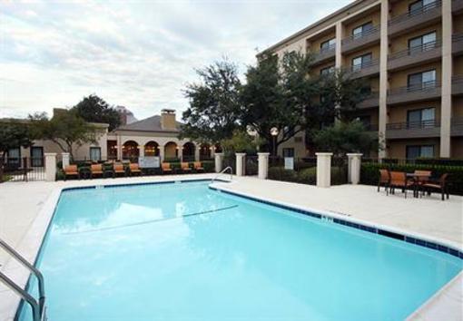 фото отеля Courtyard by Marriott Dallas Market Center