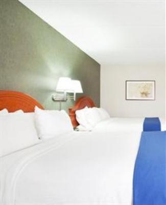 фото отеля Holiday Inn Express Chicago-St. Charles