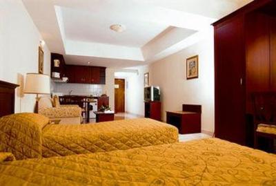 фото отеля Savoy Central Hotel Apartments