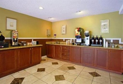 фото отеля Americas Best Value Inn & Suites - Portland Airport