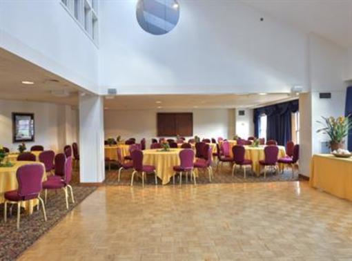 фото отеля Constitution Inn