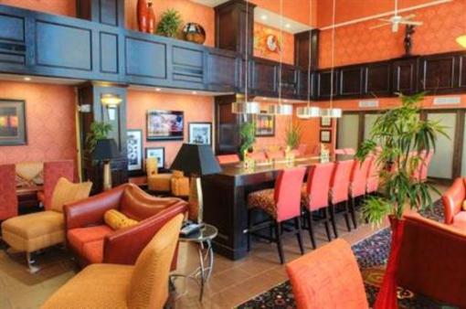 фото отеля Hampton Inn & Suites Dallas Lewisville-Vista Ridge Mall