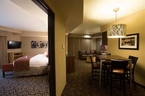 фото отеля Best Western Premier Ivy Inn & Suites