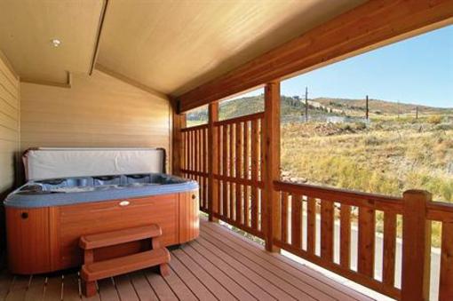 фото отеля Bear Hollow Village