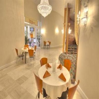фото отеля Deluxe Suites at Castle Beach Miami Beach