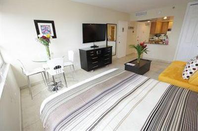 фото отеля Deluxe Suites at Castle Beach Miami Beach