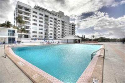 фото отеля Deluxe Suites at Castle Beach Miami Beach