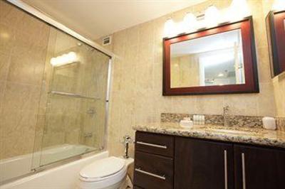 фото отеля Deluxe Suites at Castle Beach Miami Beach