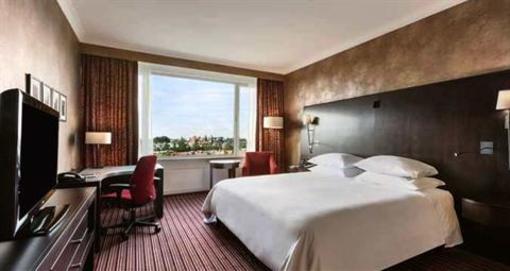 фото отеля Hilton Amsterdam